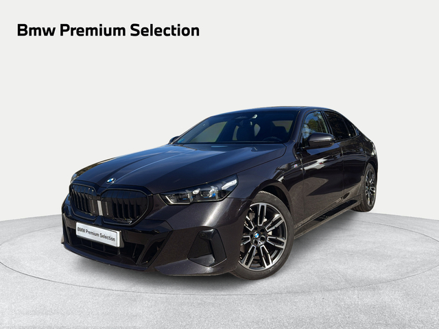 BMW Serie 5 520d color Gris. Año 2024. 145KW(197CV). Diésel. En concesionario Ilbira Motor | Granada de Granada