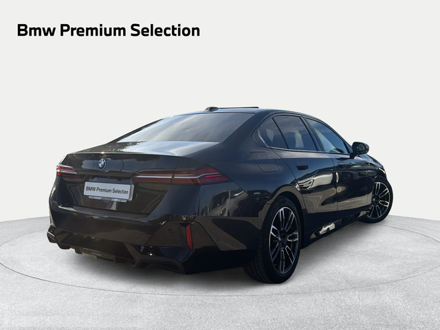 BMW Serie 5 520d color Gris. Año 2024. 145KW(197CV). Diésel. En concesionario Ilbira Motor | Granada de Granada