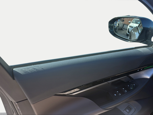 BMW Serie 5 520d color Gris. Año 2024. 145KW(197CV). Diésel. En concesionario Ilbira Motor | Granada de Granada