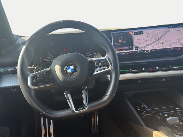 BMW Serie 5 520d color Gris. Año 2024. 145KW(197CV). Diésel. En concesionario Ilbira Motor | Granada de Granada