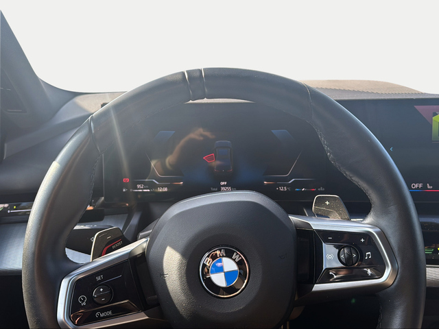 BMW Serie 5 520d color Gris. Año 2024. 145KW(197CV). Diésel. En concesionario Ilbira Motor | Granada de Granada