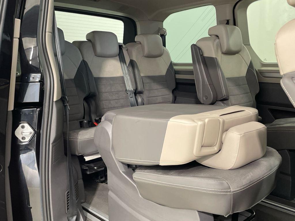 Volkswagen Multivan 2.0 TDI en Barcelona