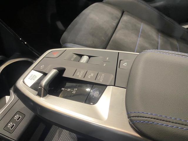 BMW X2 sDrive18d color Gris. Año 2024. 110KW(150CV). Diésel. En concesionario Automotor Costa, S.L.U. de Almería