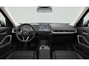 Fotos de BMW X1 sDrive18d color Blanco. Año 2023. 110KW(150CV). Diésel. En concesionario Automotor Costa, S.L.U. de Almería