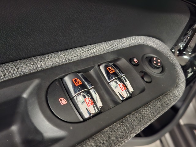 fotoG 24 del MINI MINI Countryman Cooper 100 kW (136 CV) 136cv Gasolina del 2019 en Valencia