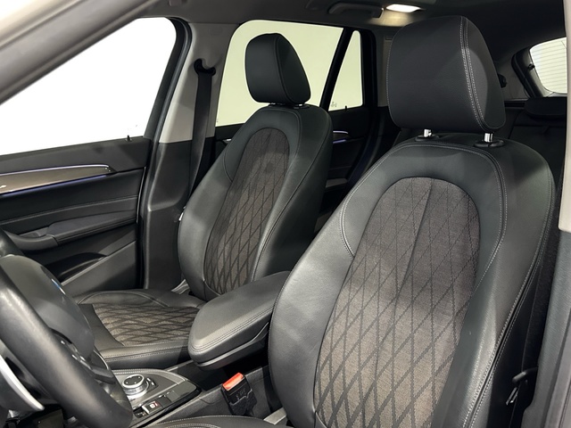 BMW X1 sDrive18d color Blanco. Año 2021. 110KW(150CV). Diésel. En concesionario Motor Gorbea de Álava