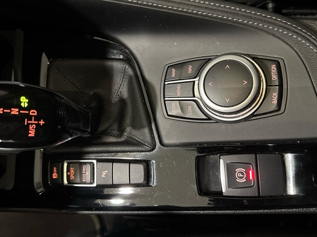 BMW X1 sDrive18d color Blanco. Año 2021. 110KW(150CV). Diésel. En concesionario Motor Gorbea de Álava