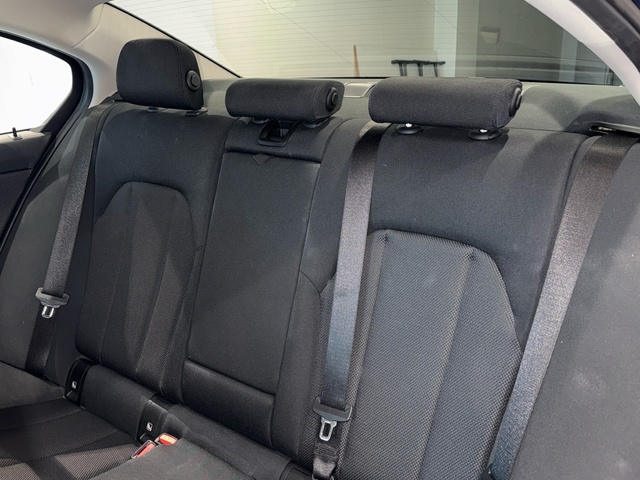 BMW Serie 3 318d color Azul. Año 2021. 110KW(150CV). Diésel. En concesionario Motor Gorbea de Álava