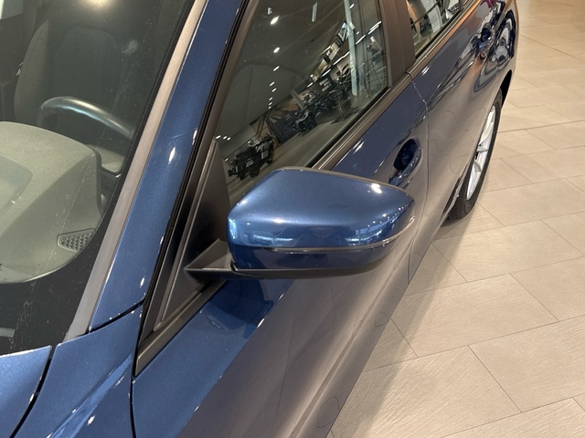 BMW Serie 3 318d color Azul. Año 2021. 110KW(150CV). Diésel. En concesionario Motor Gorbea de Álava