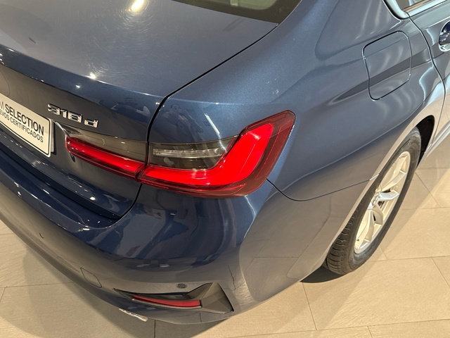 BMW Serie 3 318d color Azul. Año 2021. 110KW(150CV). Diésel. En concesionario Motor Gorbea de Álava