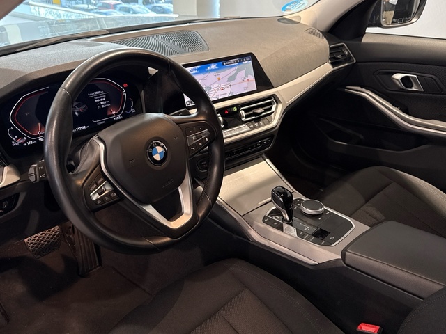 BMW Serie 3 318d color Azul. Año 2021. 110KW(150CV). Diésel. En concesionario Motor Gorbea de Álava