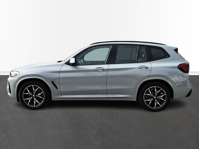 BMW X3 xDrive20d color Gris. Año 2023. 140KW(190CV). Diésel. En concesionario CARTAGENA PREMIUM S.L. de Murcia