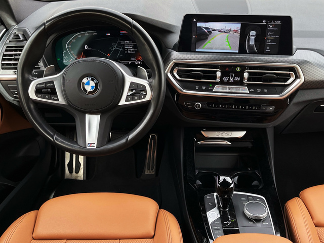 BMW X3 xDrive20d color Gris. Año 2023. 140KW(190CV). Diésel. En concesionario CARTAGENA PREMIUM S.L. de Murcia