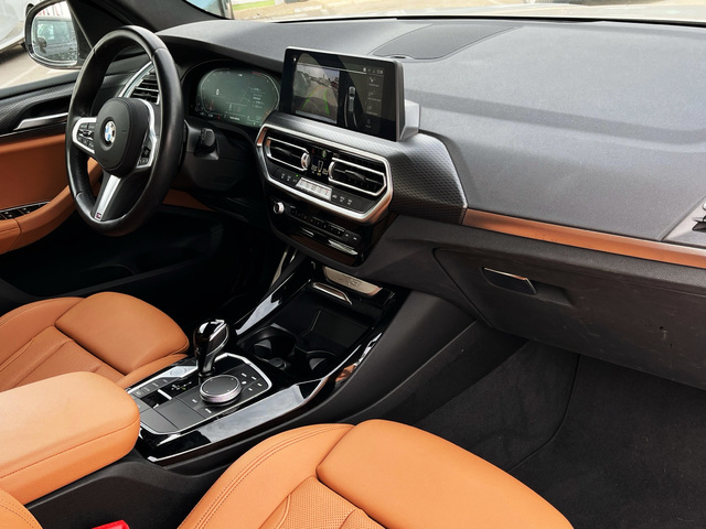 BMW X3 xDrive20d color Gris. Año 2023. 140KW(190CV). Diésel. En concesionario CARTAGENA PREMIUM S.L. de Murcia