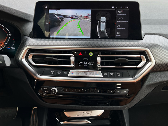 BMW X3 xDrive20d color Gris. Año 2023. 140KW(190CV). Diésel. En concesionario CARTAGENA PREMIUM S.L. de Murcia