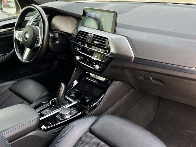 BMW X4 xDrive20d color Beige. Año 2021. 140KW(190CV). Diésel. En concesionario CARTAGENA PREMIUM S.L. de Murcia