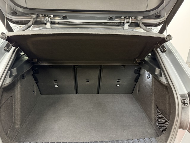 BMW Serie 1 118d color Gris. Año 2024. 110KW(150CV). Diésel. En concesionario Maberauto de Castellón