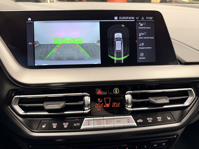 BMW Serie 1 118d color Gris. Año 2024. 110KW(150CV). Diésel. En concesionario Maberauto de Castellón