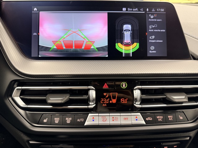 BMW Serie 1 118i color Negro. Año 2024. 103KW(140CV). Gasolina. En concesionario Maberauto de Castellón