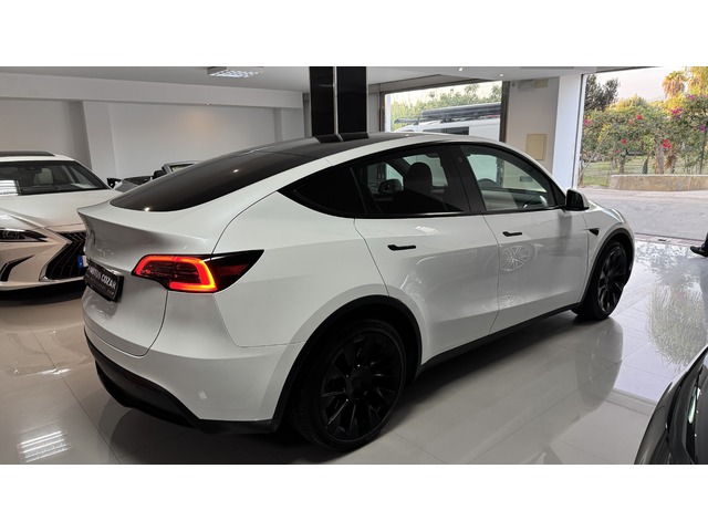 Tesla Model Y Tracción Trasera RWD 255 kW (347 CV)