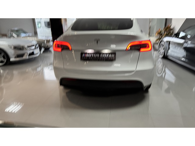 Tesla Model Y Tracción Trasera RWD 255 kW (347 CV)