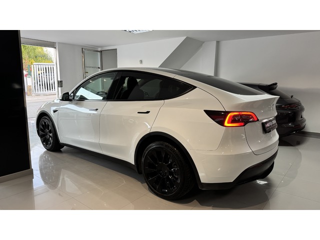 Tesla Model Y Tracción Trasera RWD 255 kW (347 CV)