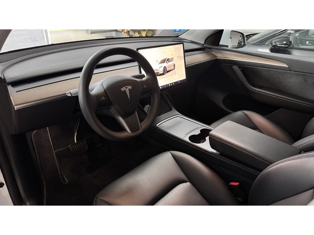 Tesla Model Y Tracción Trasera RWD 255 kW (347 CV)