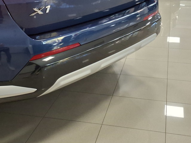 BMW X1 sDrive18d color Azul. Año 2022. 110KW(150CV). Diésel. En concesionario Automoviles Bertolin S.L. de Valencia