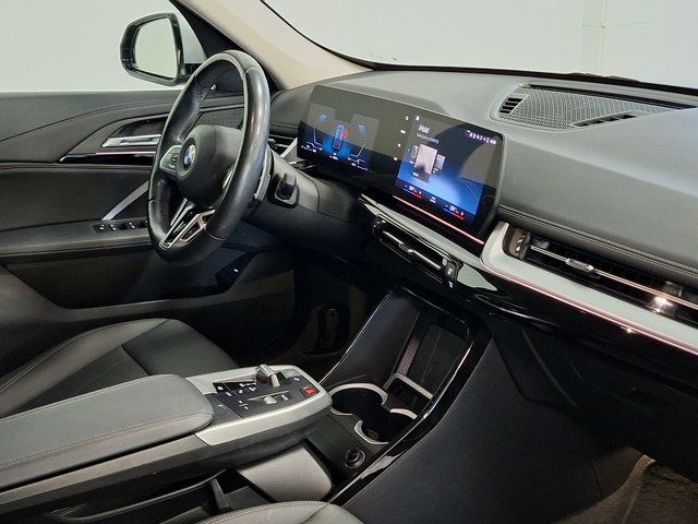 BMW X1 sDrive18d color Azul. Año 2022. 110KW(150CV). Diésel. En concesionario Automoviles Bertolin S.L. de Valencia