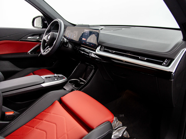 BMW X1 sDrive20i color Negro. Año 2025. 125KW(170CV). Gasolina. En concesionario Móvil Begar Alicante de Alicante