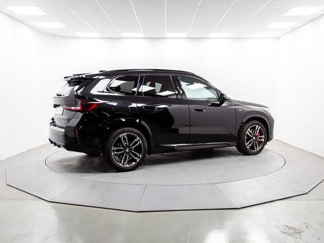 BMW X1 sDrive20i color Negro. Año 2025. 125KW(170CV). Gasolina. En concesionario Móvil Begar Alicante de Alicante