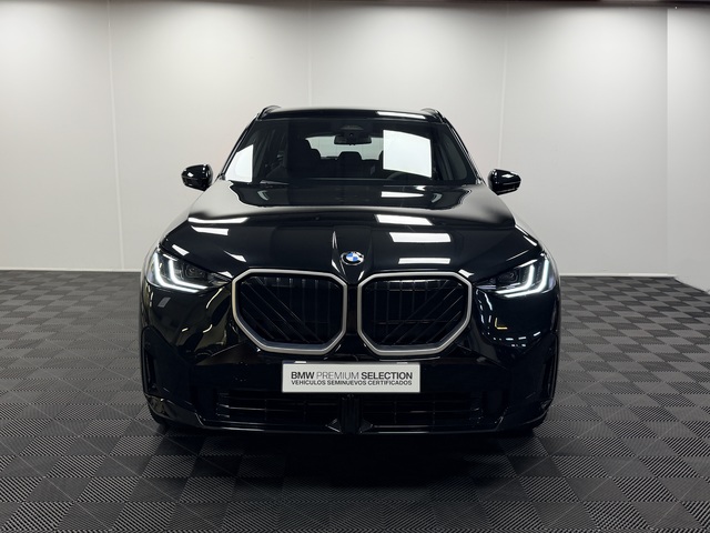 BMW X3 xDrive30e color Negro. Año 2025. 220KW(299CV). Híbrido Electro/Gasolina. En concesionario Maberauto de Castellón