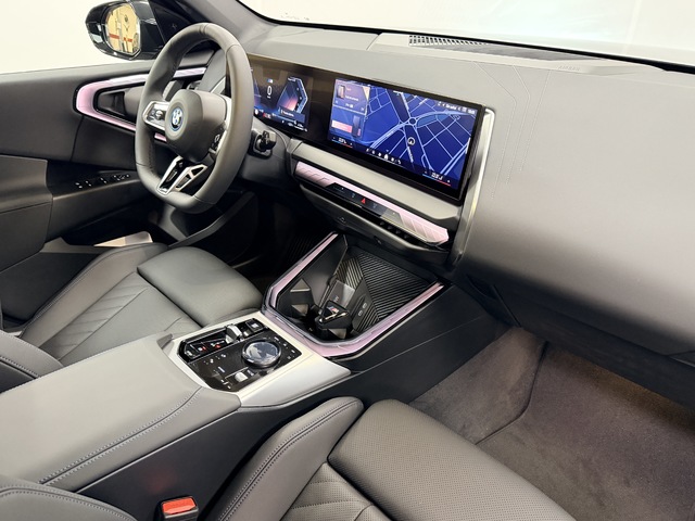 BMW X3 xDrive30e color Negro. Año 2025. 220KW(299CV). Híbrido Electro/Gasolina. En concesionario Maberauto de Castellón