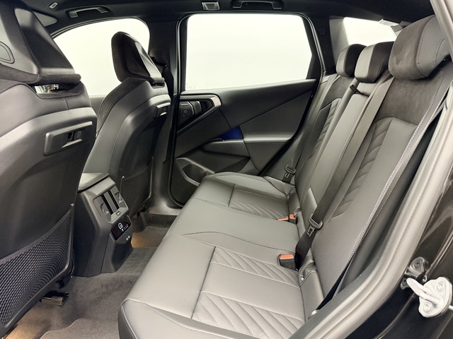 BMW X3 xDrive30e color Negro. Año 2025. 220KW(299CV). Híbrido Electro/Gasolina. En concesionario Maberauto de Castellón