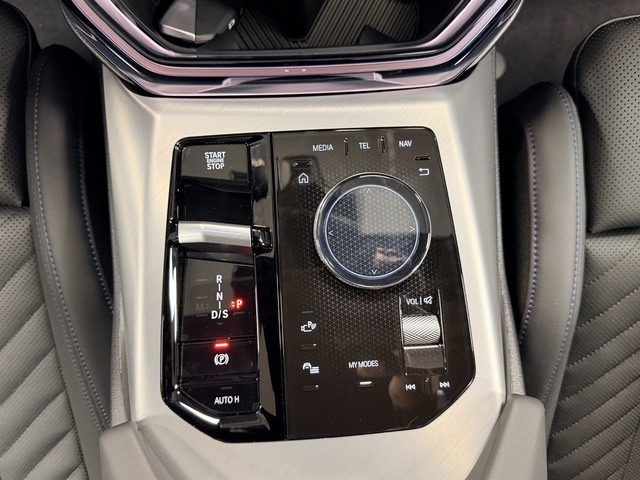 BMW X3 xDrive30e color Negro. Año 2025. 220KW(299CV). Híbrido Electro/Gasolina. En concesionario Maberauto de Castellón