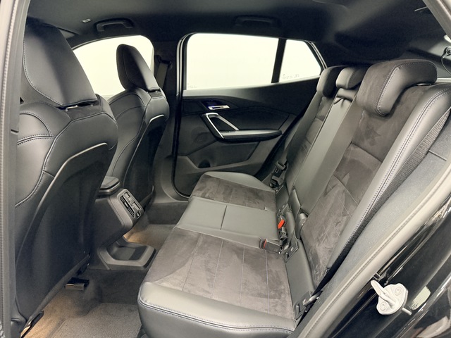 BMW X2 sDrive18d color Negro. Año 2025. 110KW(150CV). Diésel. En concesionario Maberauto de Castellón