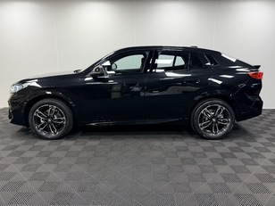 Fotos de BMW X2 sDrive18d color Negro. Año 2025. 110KW(150CV). Diésel. En concesionario Maberauto de Castellón