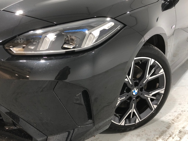 BMW Serie 1 116i color Negro. Año 2025. 90KW(122CV). Gasolina. En concesionario Auto Premier, S.A. - MADRID de Madrid