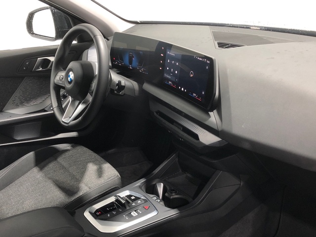 BMW Serie 1 116i color Negro. Año 2025. 90KW(122CV). Gasolina. En concesionario Auto Premier, S.A. - MADRID de Madrid