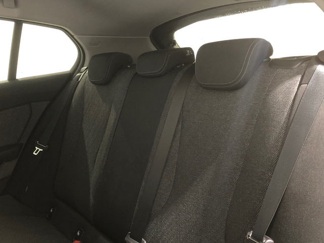 BMW Serie 1 116i color Negro. Año 2025. 90KW(122CV). Gasolina. En concesionario Auto Premier, S.A. - MADRID de Madrid