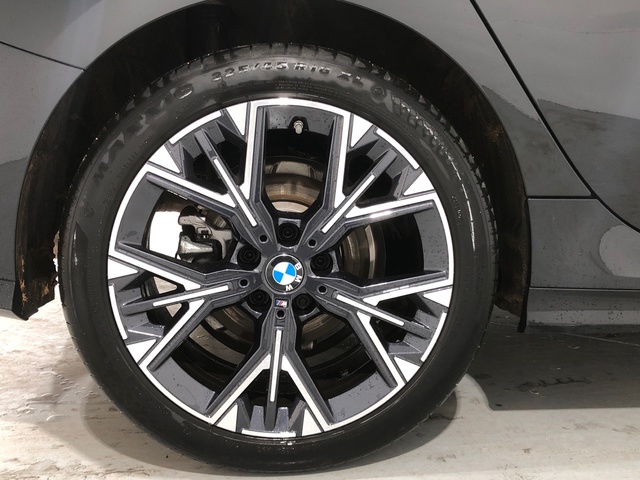 BMW Serie 1 116i color Negro. Año 2025. 90KW(122CV). Gasolina. En concesionario Auto Premier, S.A. - MADRID de Madrid