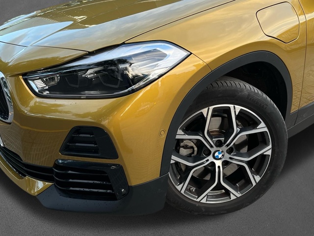 BMW X2 xDrive25e color Oro. Año 2021. 162KW(220CV). Híbrido Electro/Gasolina. En concesionario Murcia Premium S.L. AV DEL ROCIO de Murcia