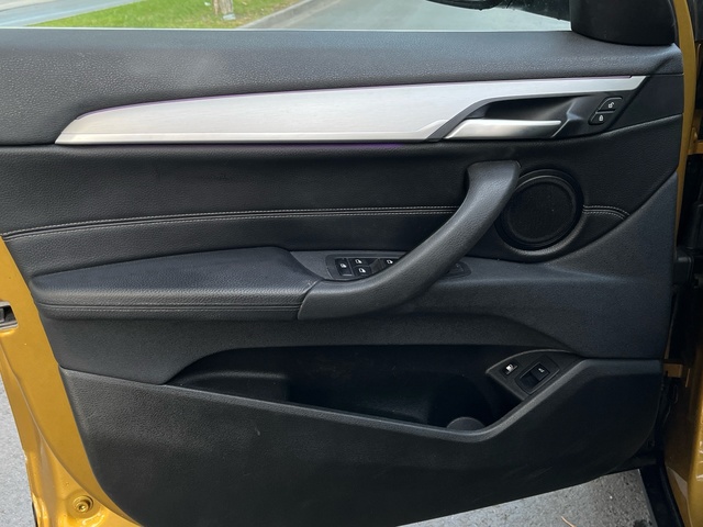 BMW X2 xDrive25e color Oro. Año 2021. 162KW(220CV). Híbrido Electro/Gasolina. En concesionario Murcia Premium S.L. AV DEL ROCIO de Murcia