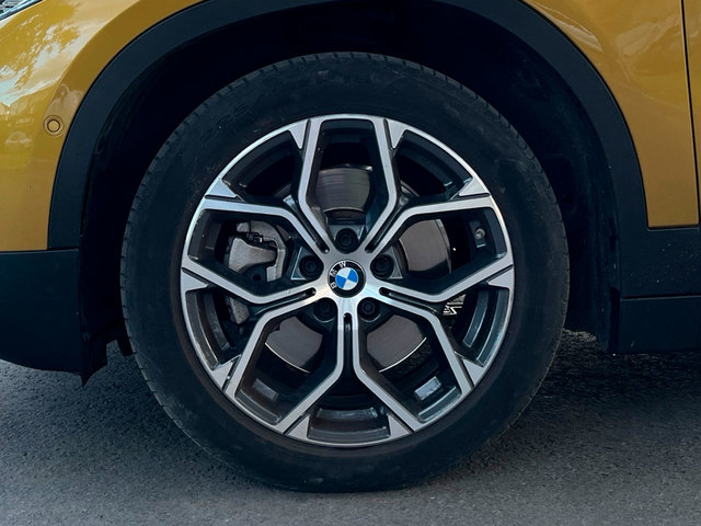 BMW X2 xDrive25e color Oro. Año 2021. 162KW(220CV). Híbrido Electro/Gasolina. En concesionario Murcia Premium S.L. AV DEL ROCIO de Murcia