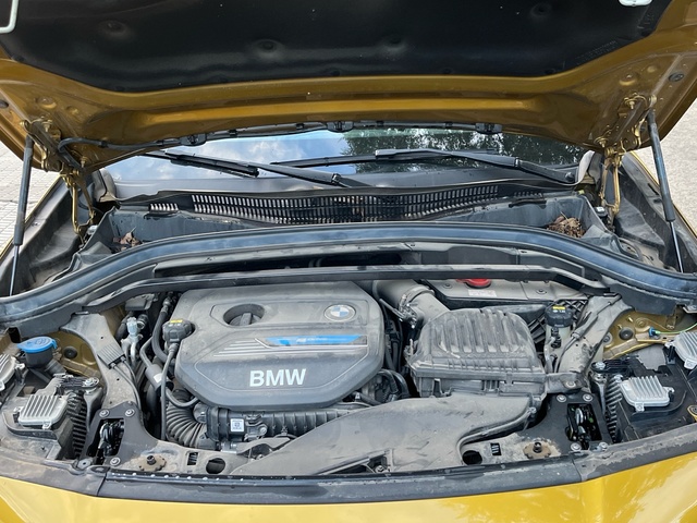 BMW X2 xDrive25e color Oro. Año 2021. 162KW(220CV). Híbrido Electro/Gasolina. En concesionario Murcia Premium S.L. AV DEL ROCIO de Murcia