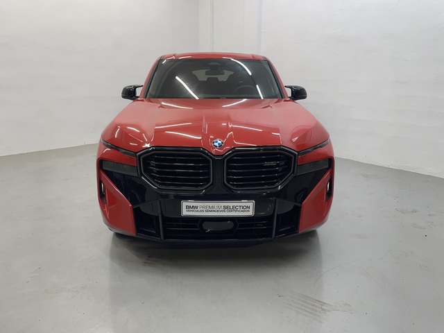 BMW XM 50e color Rojo. Año 2025. 350KW(476CV). Híbrido Electro/Gasolina. En concesionario Cabrero Motorsport de Huesca