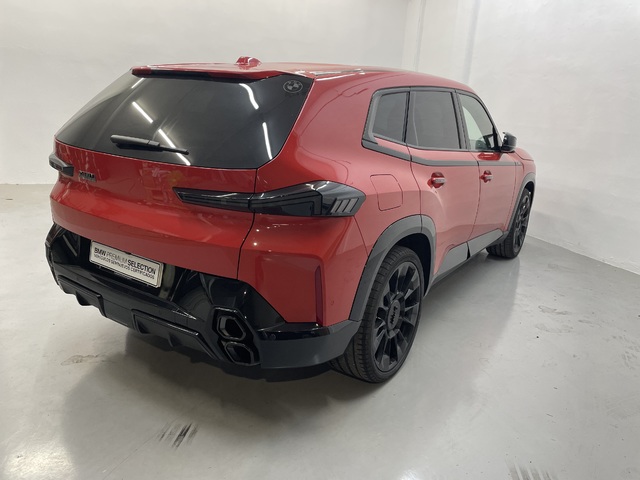 BMW XM 50e color Rojo. Año 2025. 350KW(476CV). Híbrido Electro/Gasolina. En concesionario Cabrero Motorsport de Huesca