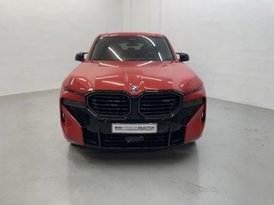 Fotos de BMW XM 50e color Rojo. Año 2025. 350KW(476CV). Híbrido Electro/Gasolina. En concesionario Cabrero Motorsport de Huesca