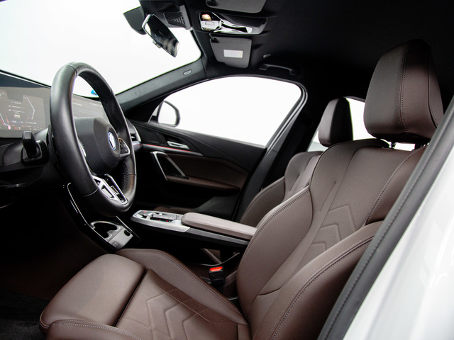 BMW X1 xDrive25e color Blanco. Año 2025. 180KW(245CV). Híbrido Electro/Gasolina. En concesionario Benigar Alicante de Alicante