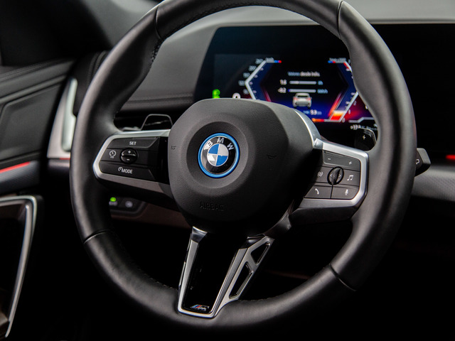 BMW X1 xDrive25e color Blanco. Año 2025. 180KW(245CV). Híbrido Electro/Gasolina. En concesionario Benigar Alicante de Alicante